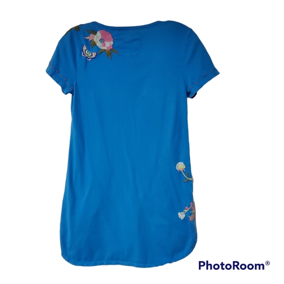 Johnny Was Blue T-Shirt, Floral Embroidery, S S - Picture 2 of 5